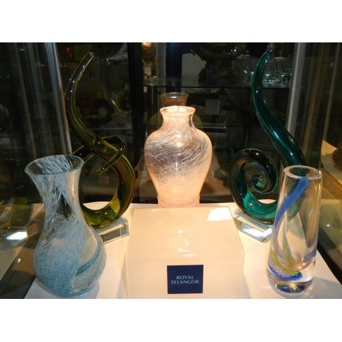 416 - A quantity of studio glass vases and ornaments.