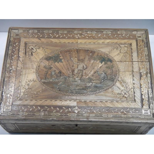 425 - A rare and unusual early 19th century 'prisoner of war' straw box with inlay inside and out, 24cm wi... 