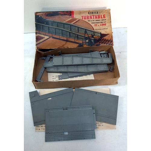 2072 - An Airfix HO/00 gauge water tower, locomotive turntable & turntable kits, believed to be complete