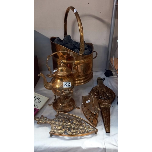 2212 - A quantity of brass ware including coal scuttle, bellows, trivet etc COLLECT ONLY