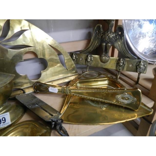 499 - A good mixed lot of brass ware.