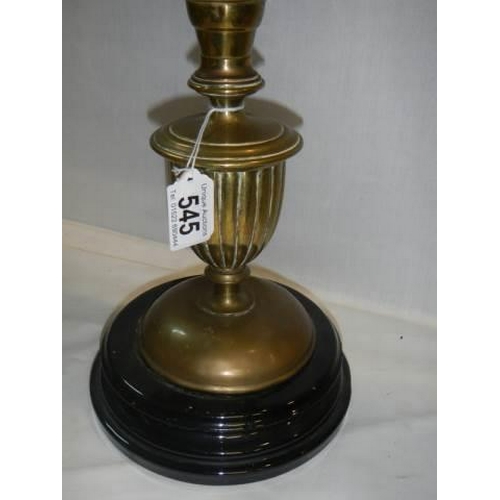 545 - A good Victorian oil lamp with original blue acid etched shade. COLLECT ONLY.