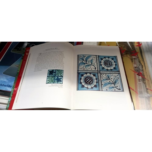 2280 - Essential William Morris hardback book