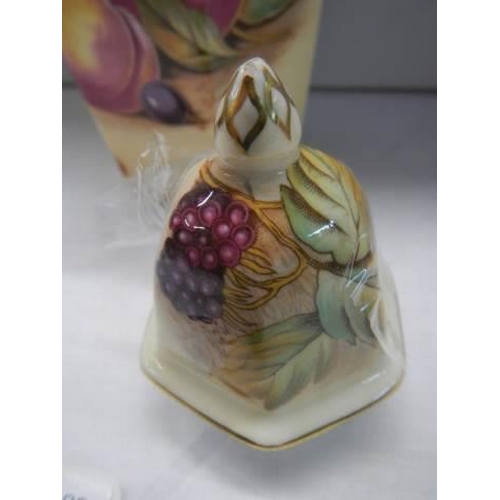 631 - An Aynsley Orchard Gold lidded urn, signed D Jones,  18cm tall, in excellent condition.