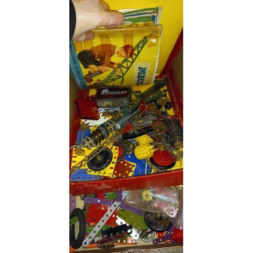 2195 - 2 boxes of Meccano