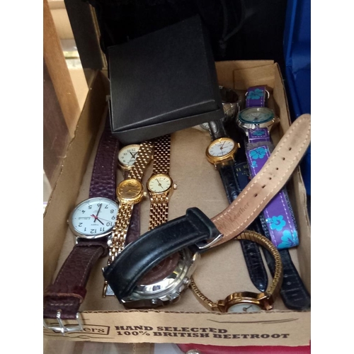 2392 - A quantity of wristwatches including Rotary, Stauer etc