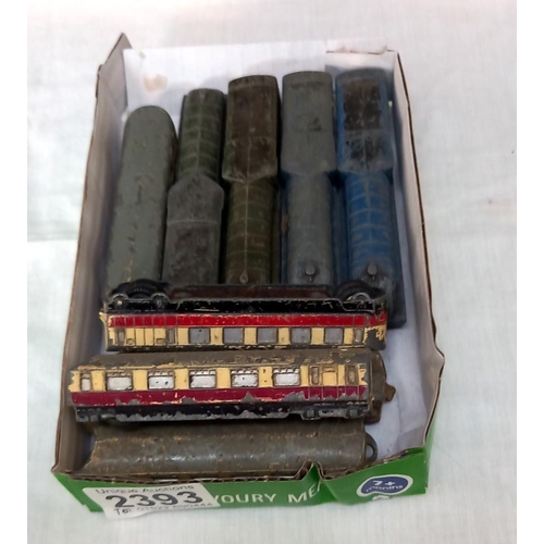 2393 - A quantity of Dinky streamline trains and coaches