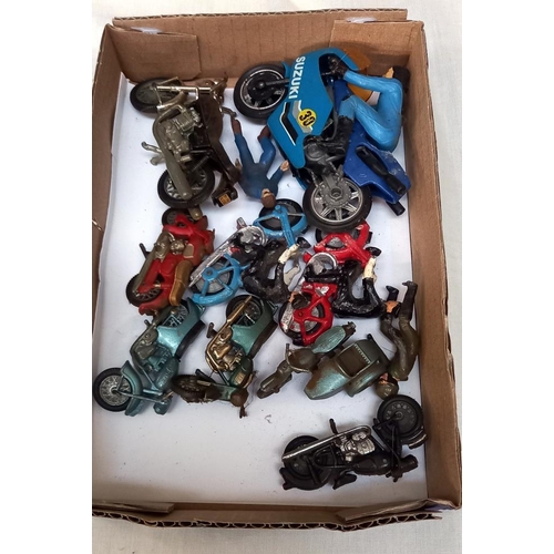 2399 - A quantity of diecast motorcycles including Matchbox, Suzuki, Triumph, Boneville etc