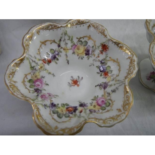 889 - A set of six fine porcelain sundae dishes.