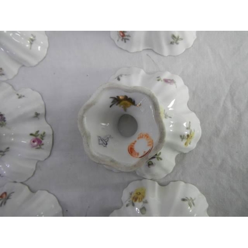 889 - A set of six fine porcelain sundae dishes.