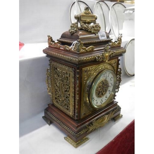 944 - A good quality Victorian bracket clock with brass fittings,