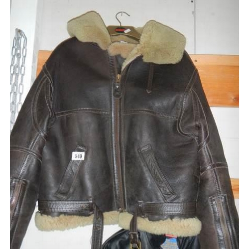 949 - A good quality flying jacket. (size 44)