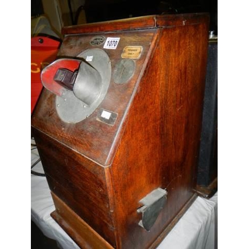 1070 - An old fairground Penny in slot stereo viewer by Krafts Automatics Ltd., COLLECT ONLY.