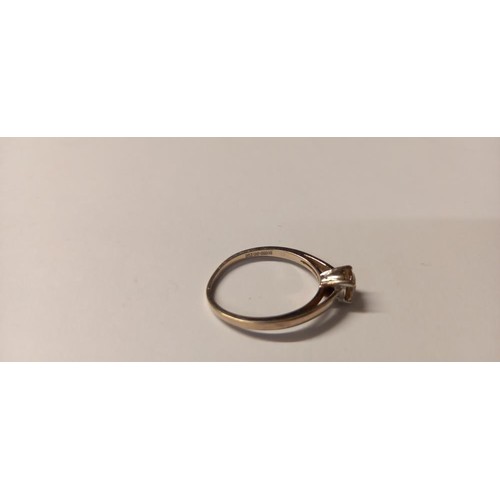 150H - A 9ct gold ring set single white stone, size R, 2 grams.