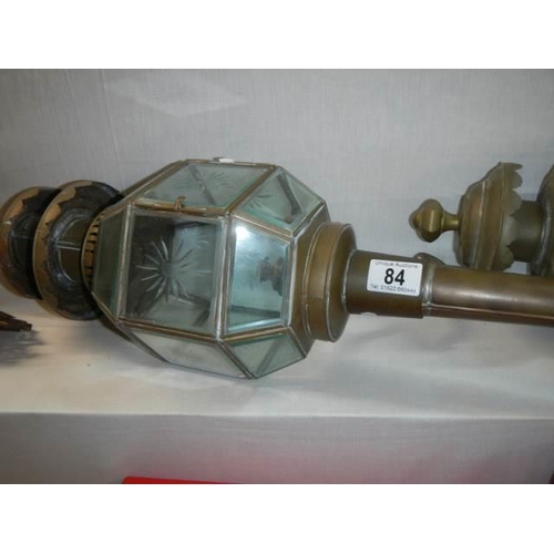 84 - A pair of good quality modern brass carriage lamps.