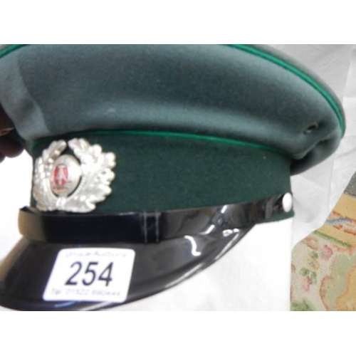 254 - A Russian officer's cap.