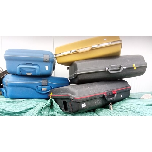 314 - 6 x Samsonite Plastic suitcases