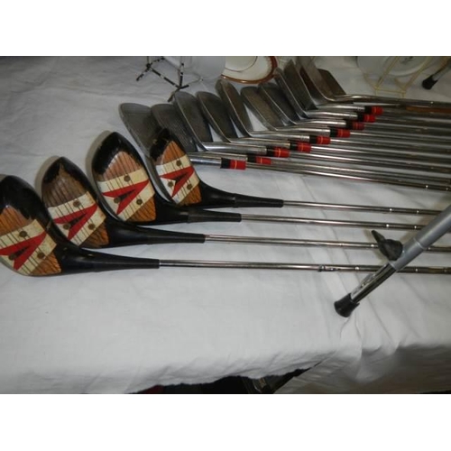 201 - A quantity of golf clubs, COLLECT ONLY.