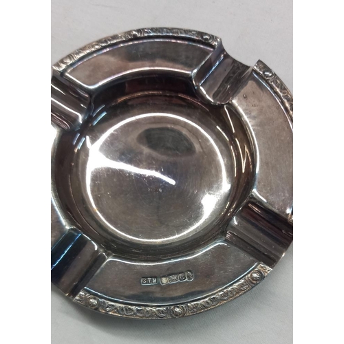 1029 - Chester 1907 silver vase height 15.5cm and Sheffield 1977 silver ashtray diameter 10.5cm