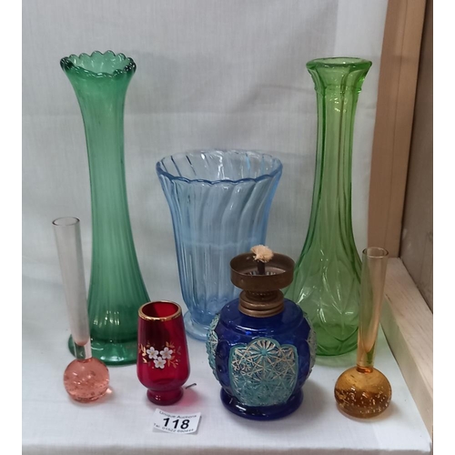 118 - A quantity of coloured glass vases etc plus a small oil/paraffin lamp