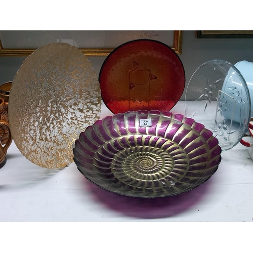 27 - 4 coloured art glass dishes