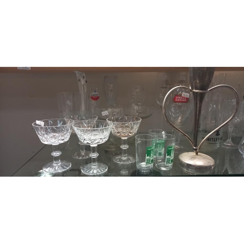 40 - 2 shelves of glassware