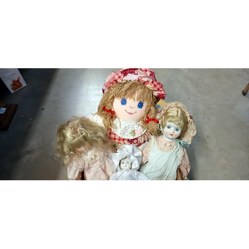 75 - A quantity of collectors dolls