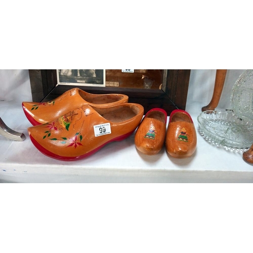 99 - A pair of hand painted vintage Holland Dutch wooden clogs