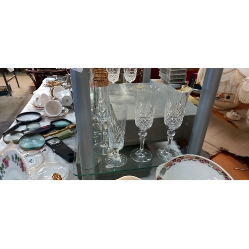 160 - 6 champagne glasses and a quantity of others plus 2 Bohemian crystal glasses empty boxes