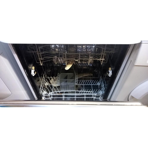 285 - A Hotpoint Aquarius dishwasher COLLECT ONLY