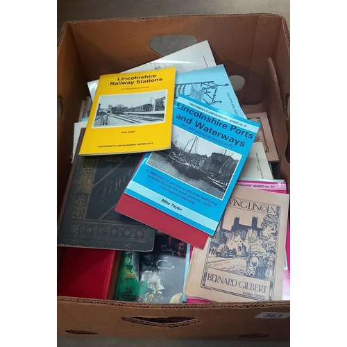 361 - A quantity of Lincoln booklets/pamphlets, photos, postcards etc