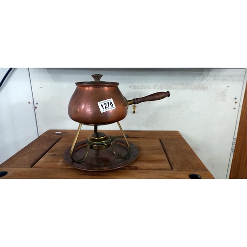 1276 - A vintage brass & copper fondue/sauce pan etc