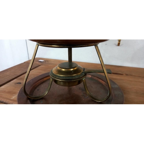 1276 - A vintage brass & copper fondue/sauce pan etc