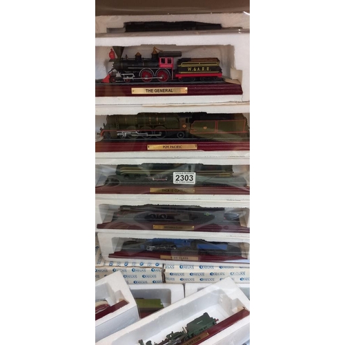 2303 - A good collection of Atlas '00' gauge static display steam engine models