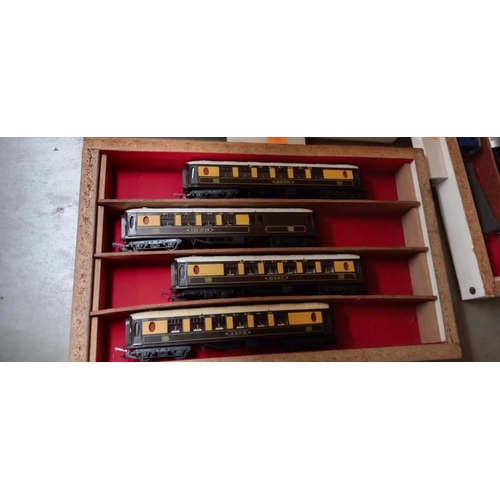 2349 - 4 trays of '00' gauge coaches & Rolling stock