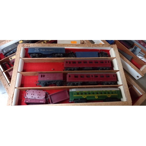 2349 - 4 trays of '00' gauge coaches & Rolling stock