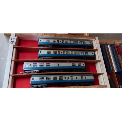 2349 - 4 trays of '00' gauge coaches & Rolling stock