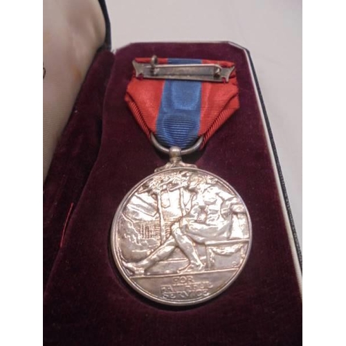 1047 - A WW1 medal 205916 for Pte B R Richardson Devon R, A post office medal for Benjamin Robert Richardso... 