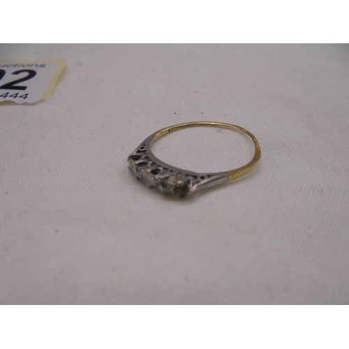 1092 - Two 9ct gold rings, both damaged, 3.57 grams.