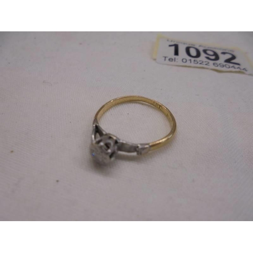 1092 - Two 9ct gold rings, both damaged, 3.57 grams.