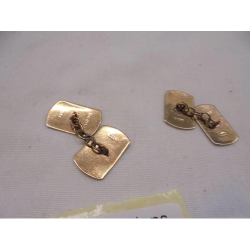 1105 - A pair of 9ct gold cuff links, 3.2 grams.