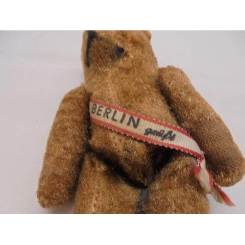 1117 - A mid 20th century Berlin teddy bear, 12 cm tall.