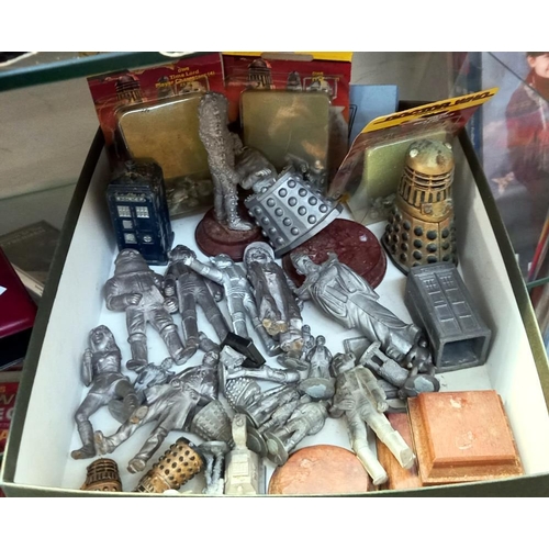 2431 - A good lot of Doctor Who fine art casting white metal figures including Citadel Miniatures