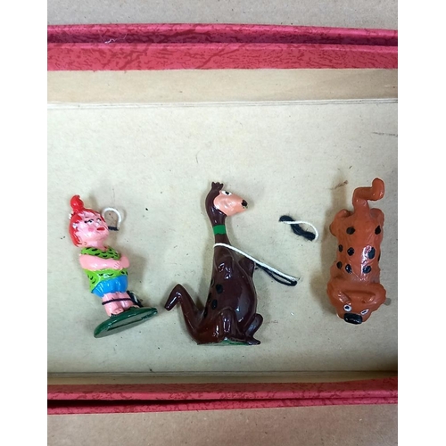 2505 - A quantity of rare unicorn minatures Circa 1987 - 1995 painted white metal figures, The Flintstones ... 