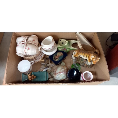 61 - A vintage Bourne grammar school cap & a box of mixed china including tea set etc