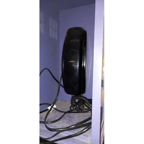 2440 - A Holdcourt Ltd London Doctor Who Tardis telephone 20 x 20 x 44cm