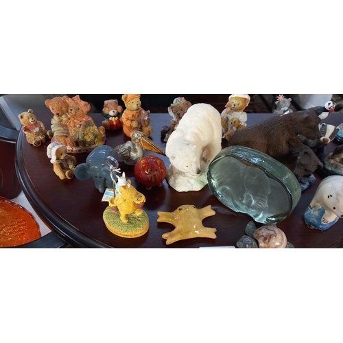 129 - A varied collection of animal ornaments