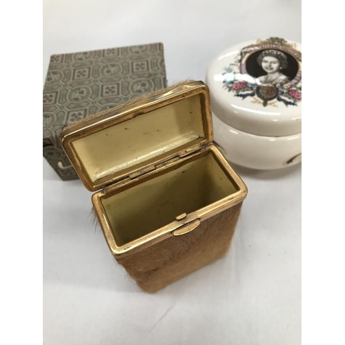 659 - Queen Elizabeth silver jubilee pot with powder puff, horse hair cigarette box and a Chinese pin pot ... 