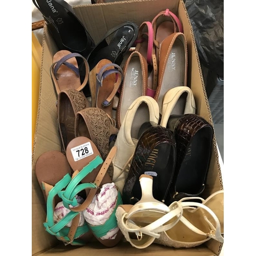 728 - Quantity of shoes. Various sizes (2 boxes). Including Clarks, Jenny by Ara & Jana, Pavers etc