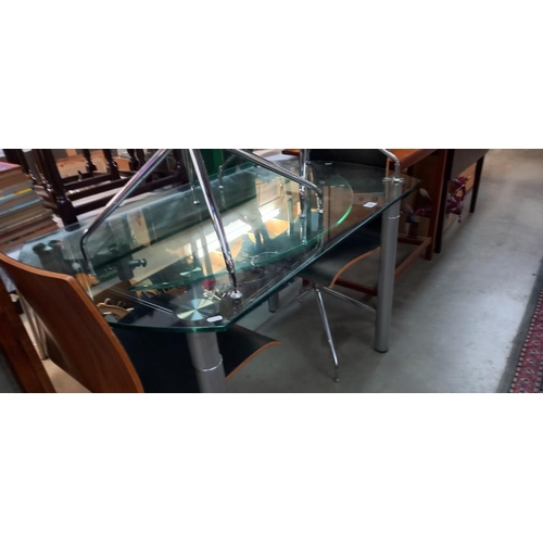 268 - An extending glass top kitchen table & 4 chairs COLLECT ONLY